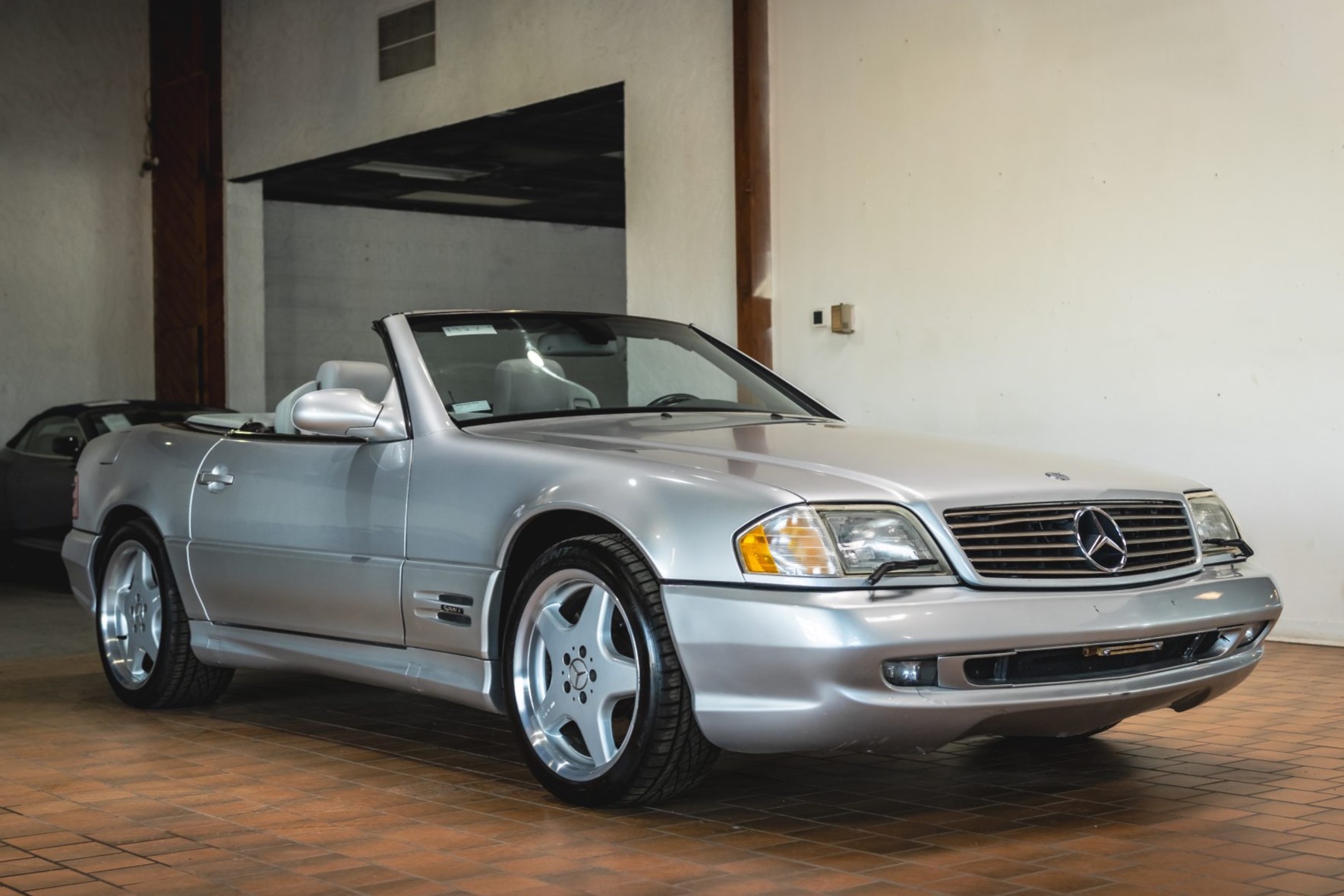 No Reserve: 2001 Mercedes-Benz SL500