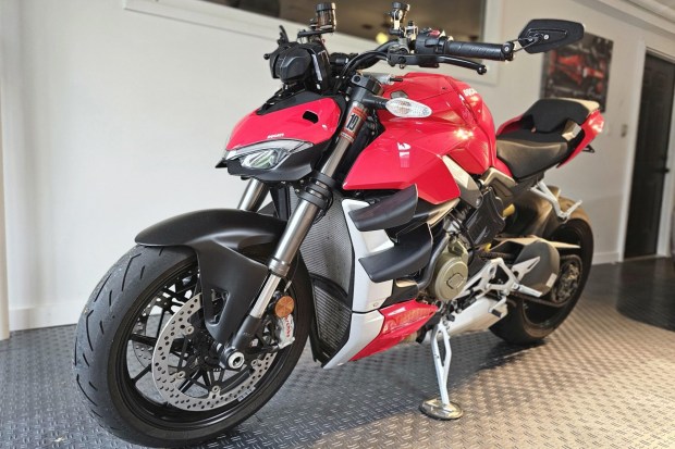 2022 Ducati Streetfighter V4