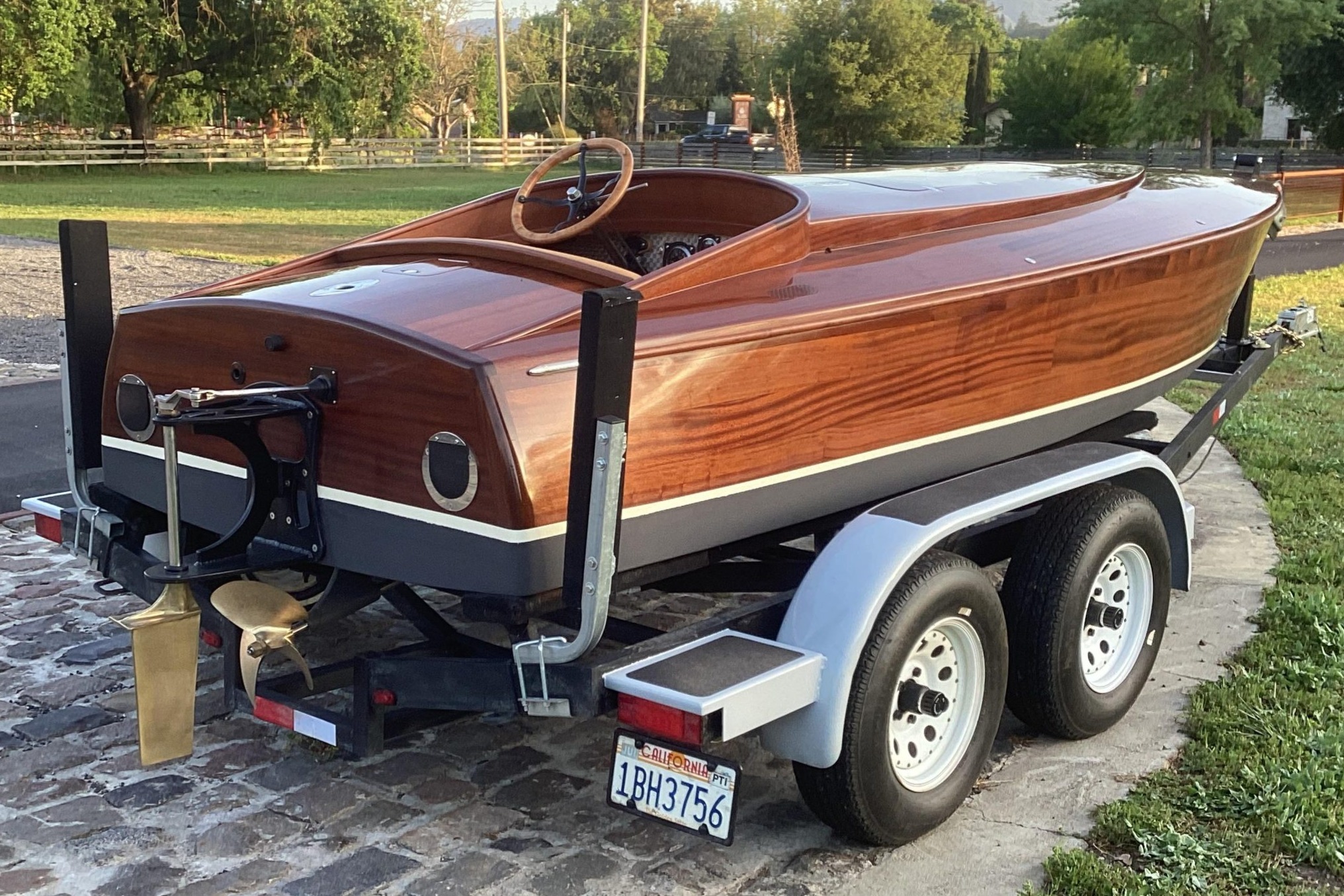No Reserve: 17′ Wood Hydroplane