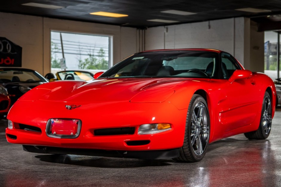 28k-Mile 1999 Chevrolet Corvette Fixed Roof Coupe 6-Speed