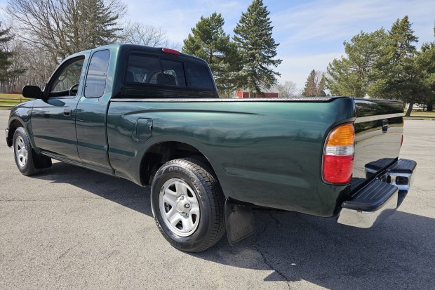 No Reserve: 2003 Toyota Tacoma SR5 Xtracab 5-Speed