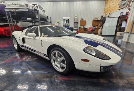 No Reserve: 2,800-Mile 2005 Ford GT