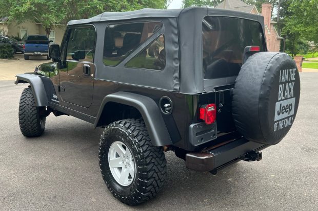 31k-Mile 2006 Jeep Wrangler Unlimited Rubicon 6-Speed