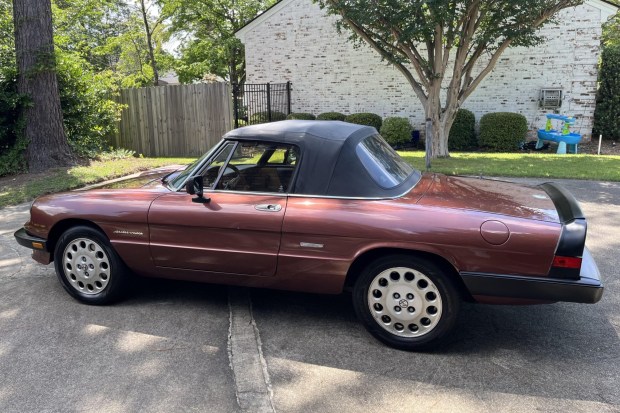 1987 Alfa Romeo Spider Veloce