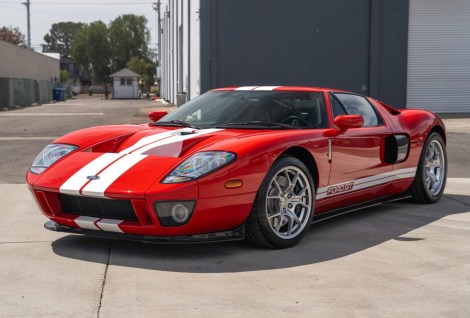 9k-Mile 2005 Ford GT